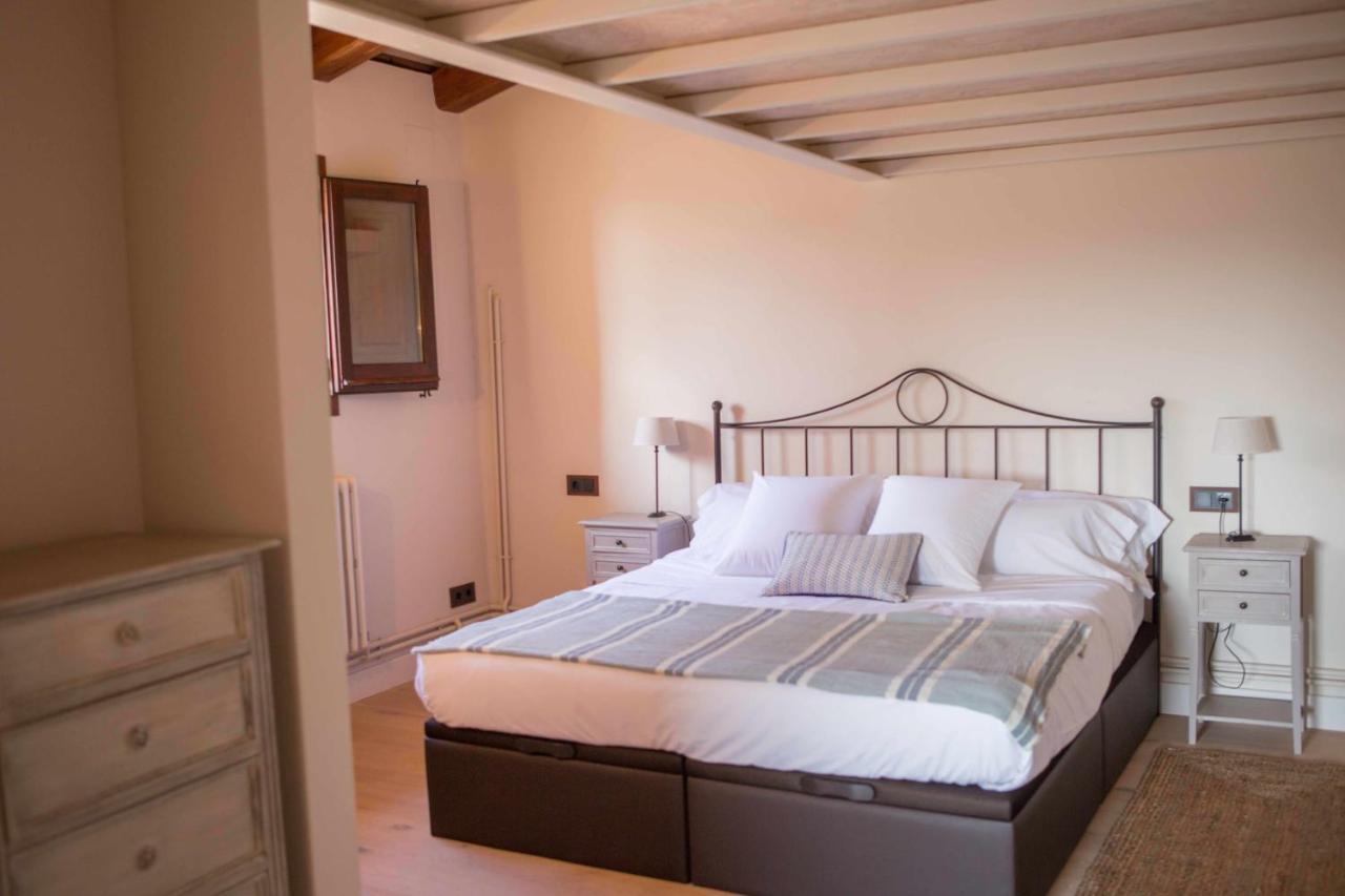 Masia Les Apieres El Pla de Manlleu Extérieur photo